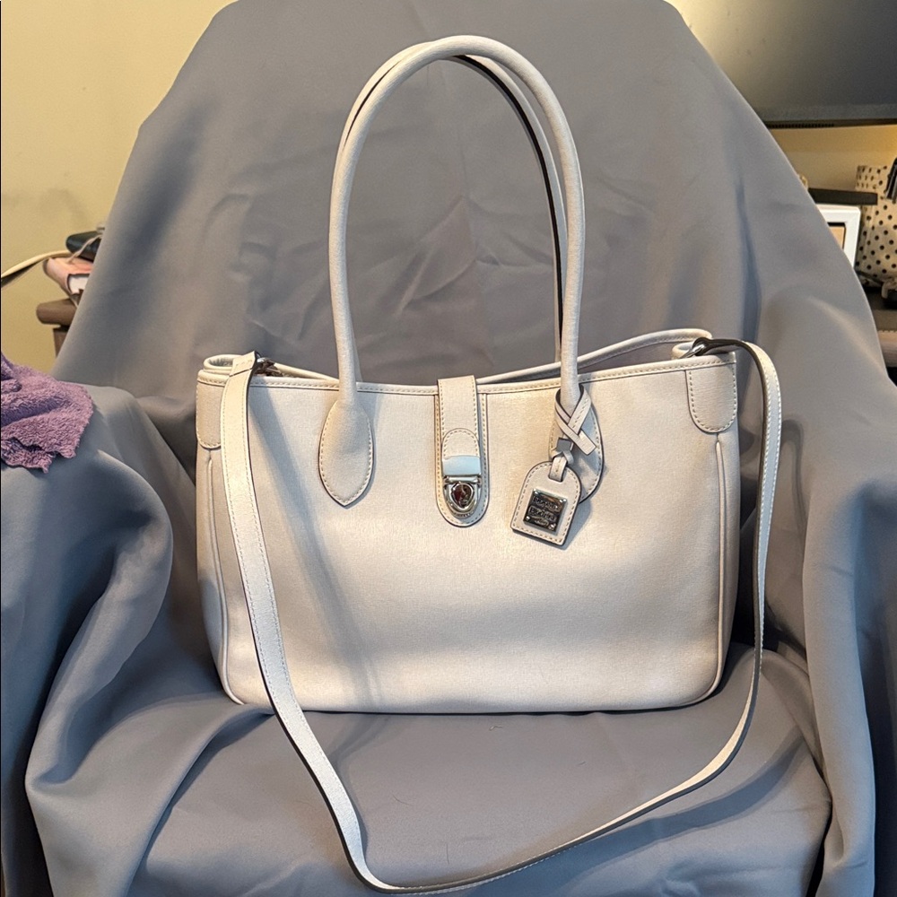 Dooney & Bourke Turnlock Tote Elegant Cream Handbag
